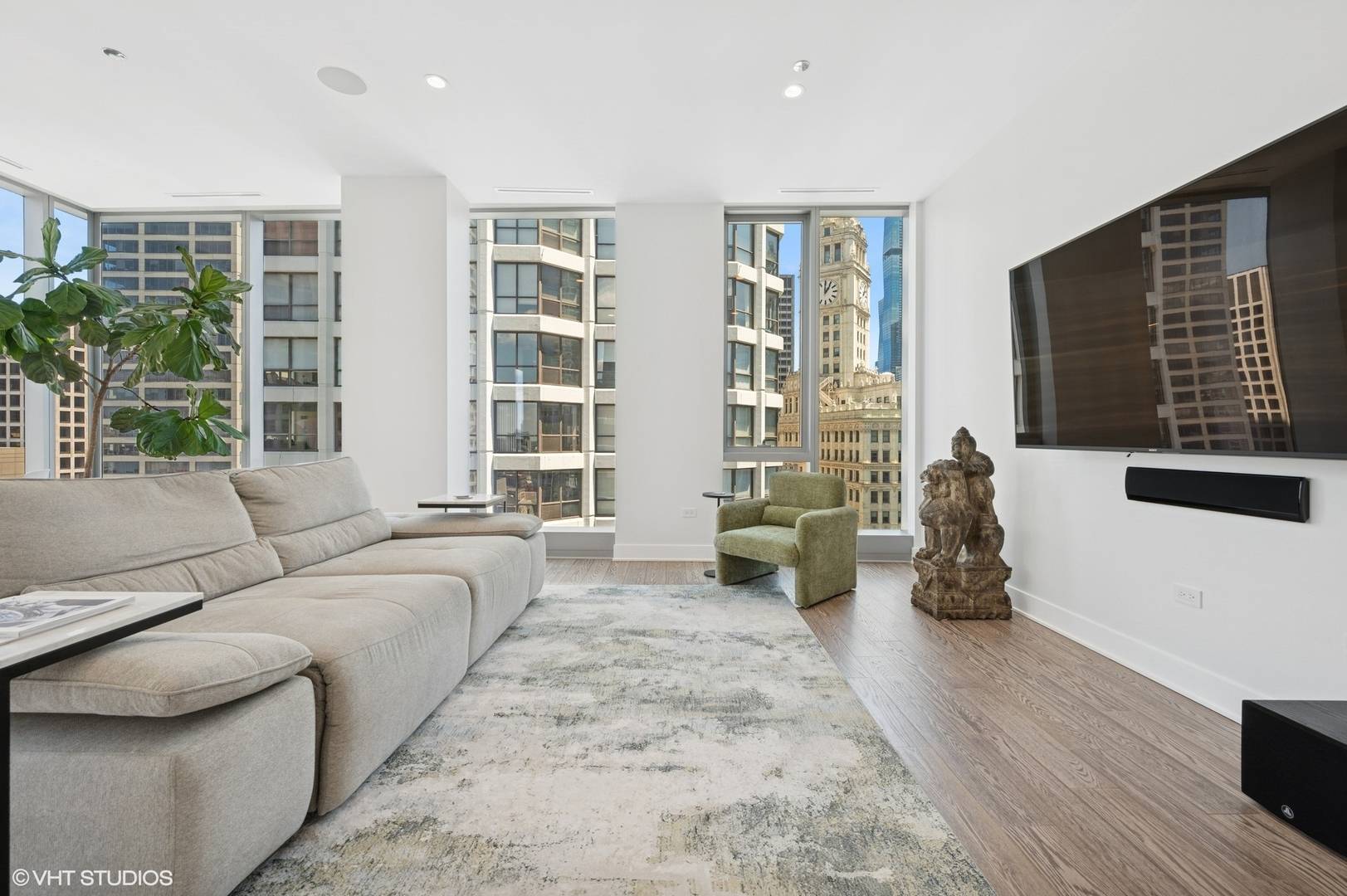 Chicago, IL 60611,403 N Wabash Avenue #17C