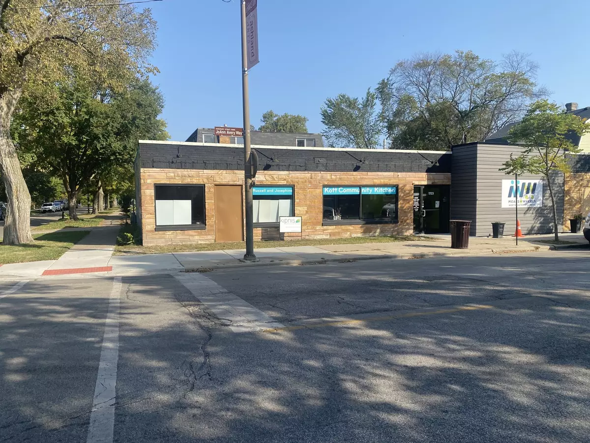 Evanston, IL 60201,1723 Simpson Street