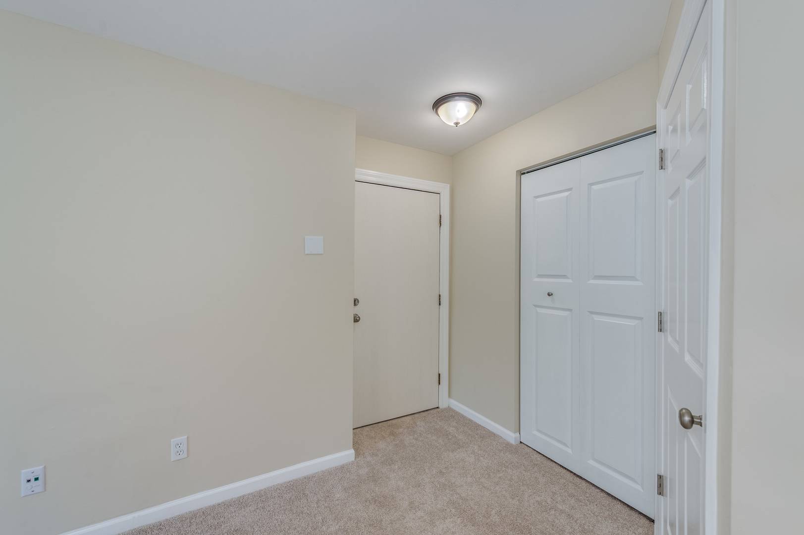 Bartlett, IL 60103,665 THORNTREE Court #A-1