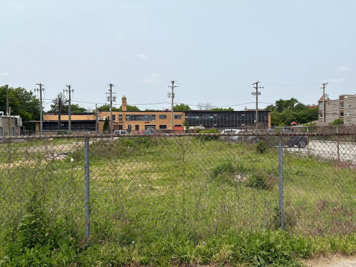 Chicago, IL 60637,6642 S Kenwood Avenue