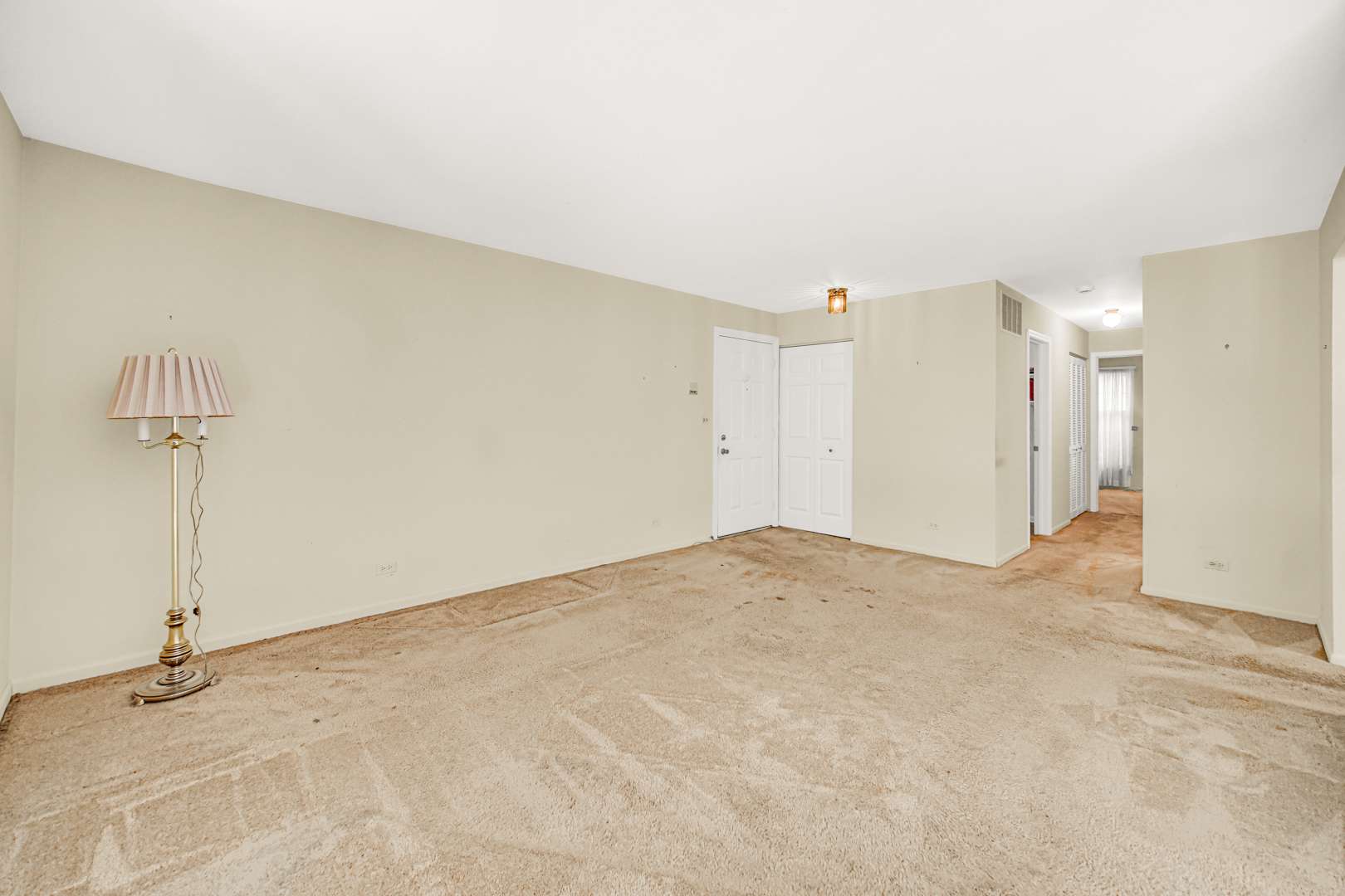 Naperville, IL 60565,2144 Berkley Court #101C