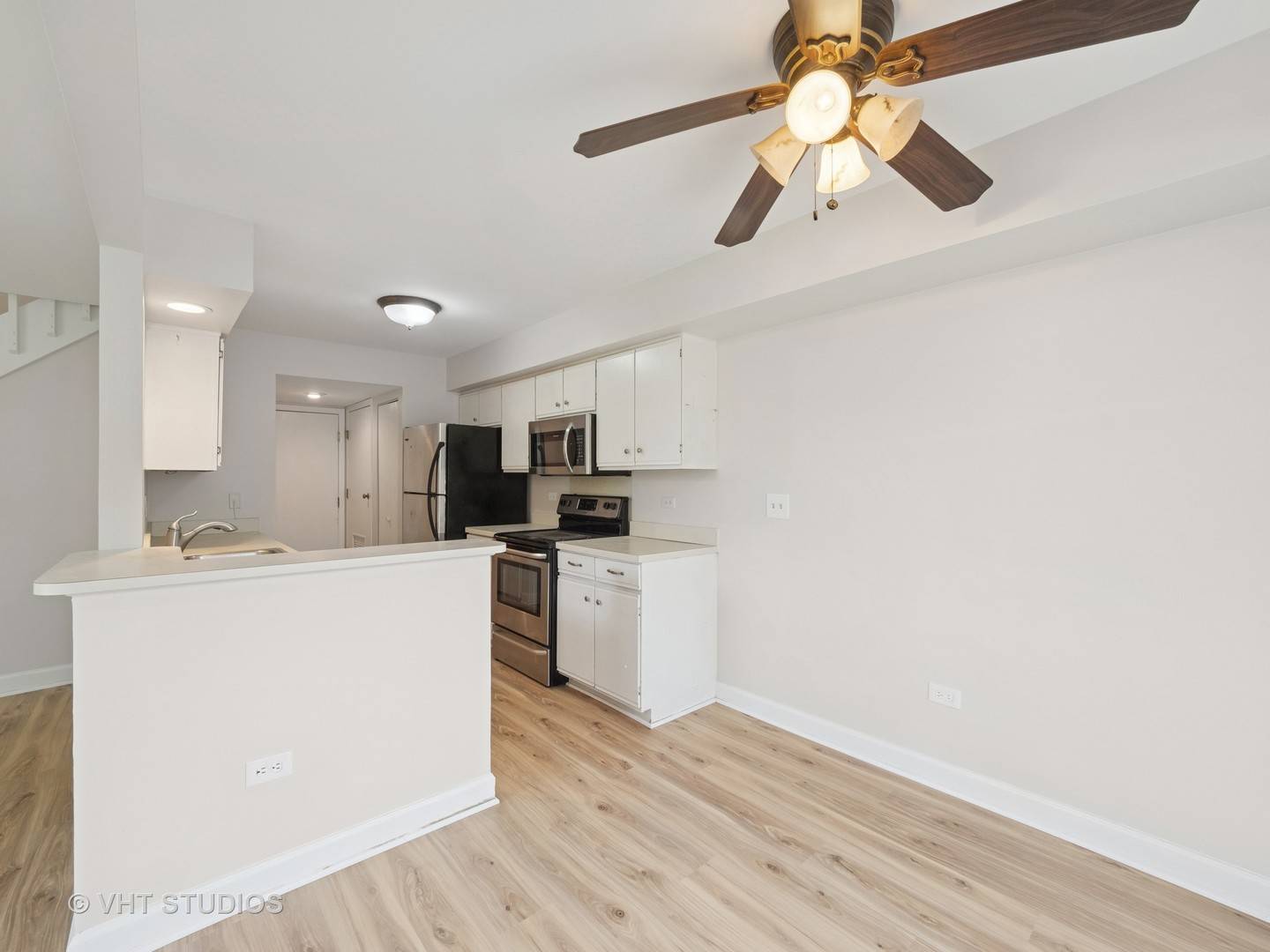 Palatine, IL 60067,1102 N Knollwood Drive
