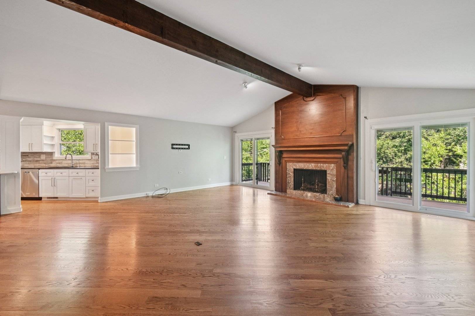 Barrington, IL 60010,129 Kainer Avenue