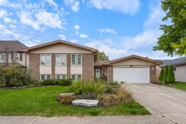773 Farnham Lane, Wheaton, IL 60189
