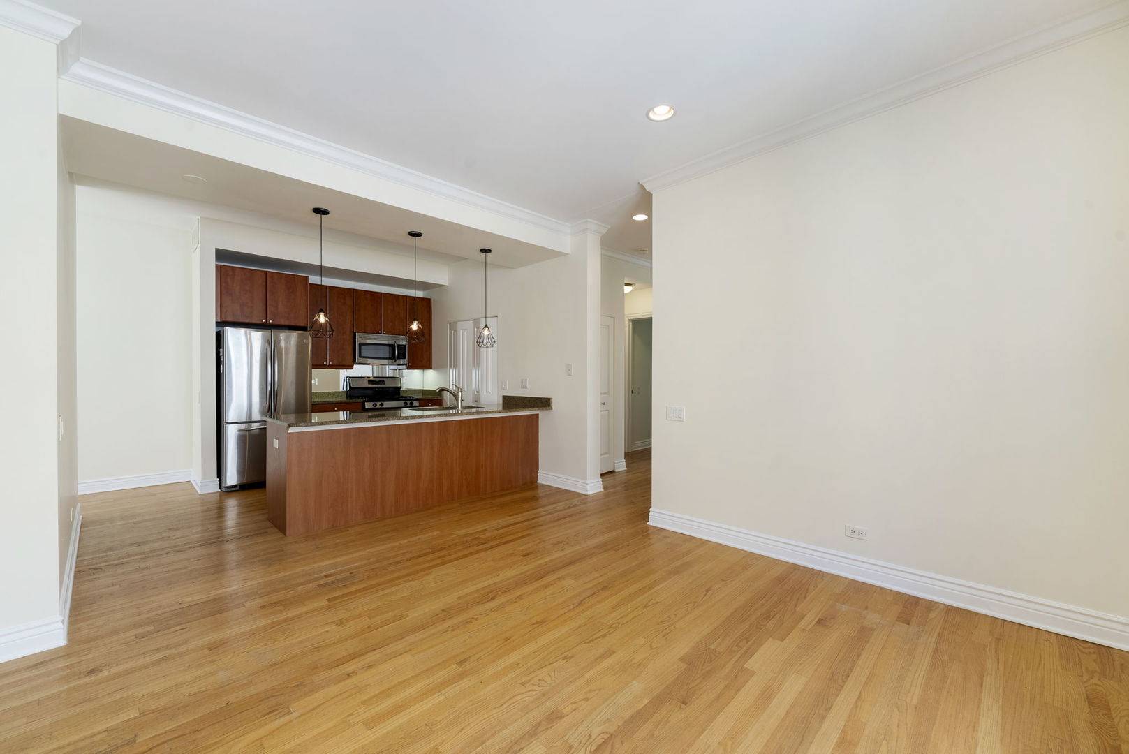 Chicago, IL 60614,2545 N CLARK Street #2