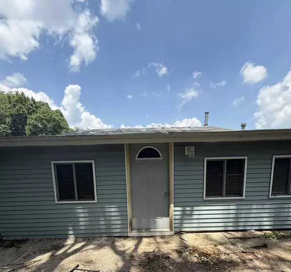 Champaign, IL 61820,2404 1/2 W John Street