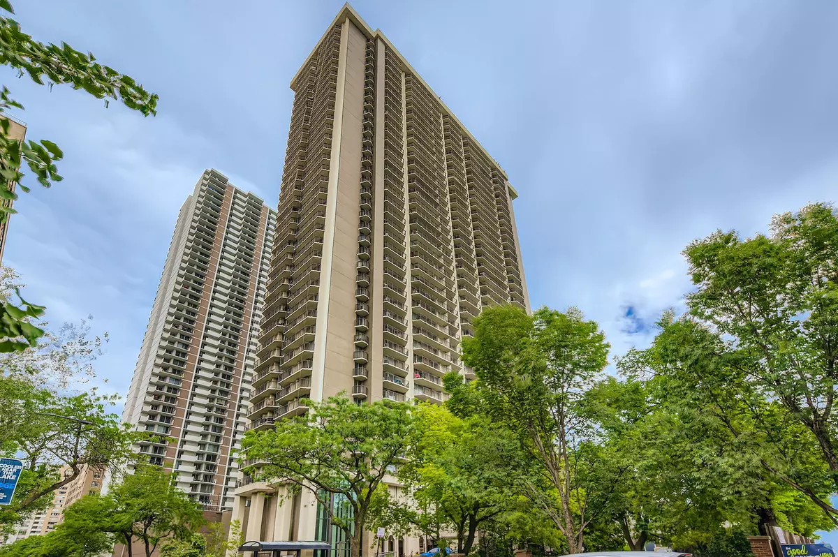 Chicago, IL 60660,6007 N Sheridan Road #36F