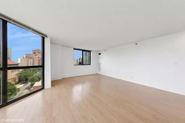 Chicago, IL 60610,33 W Delaware Place #10K
