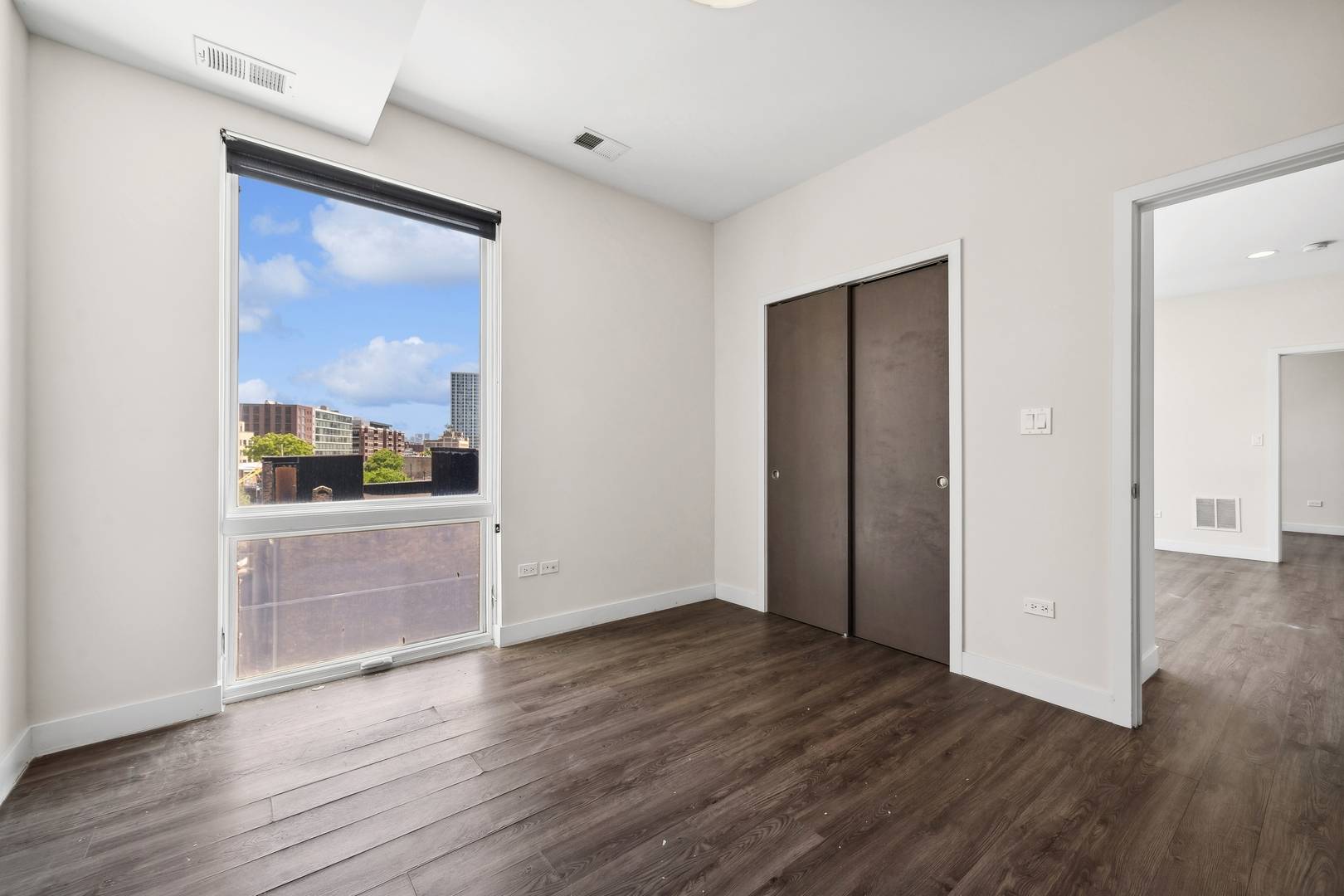 Chicago, IL 60613,4027 N Broadway Street #402