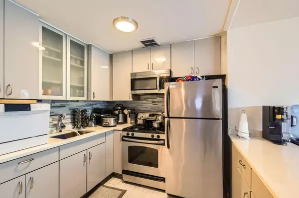 Chicago, IL 60640,5100 N Sheridan Road #410