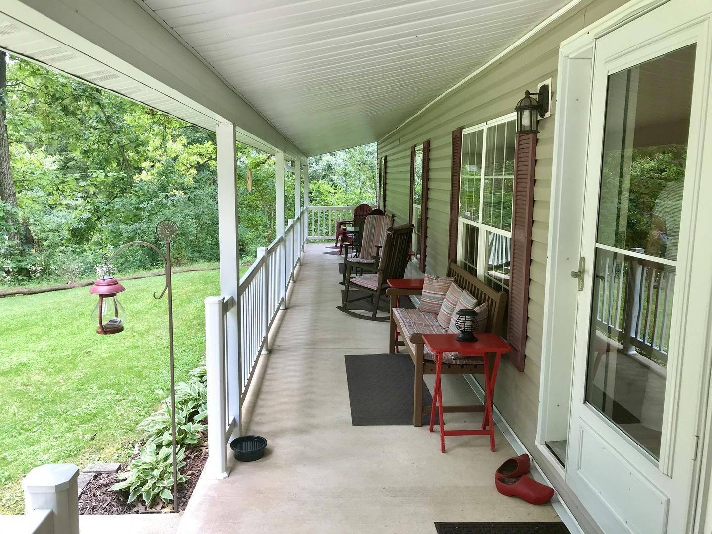 Putnam, IL 61560,10 Senachwine Circle