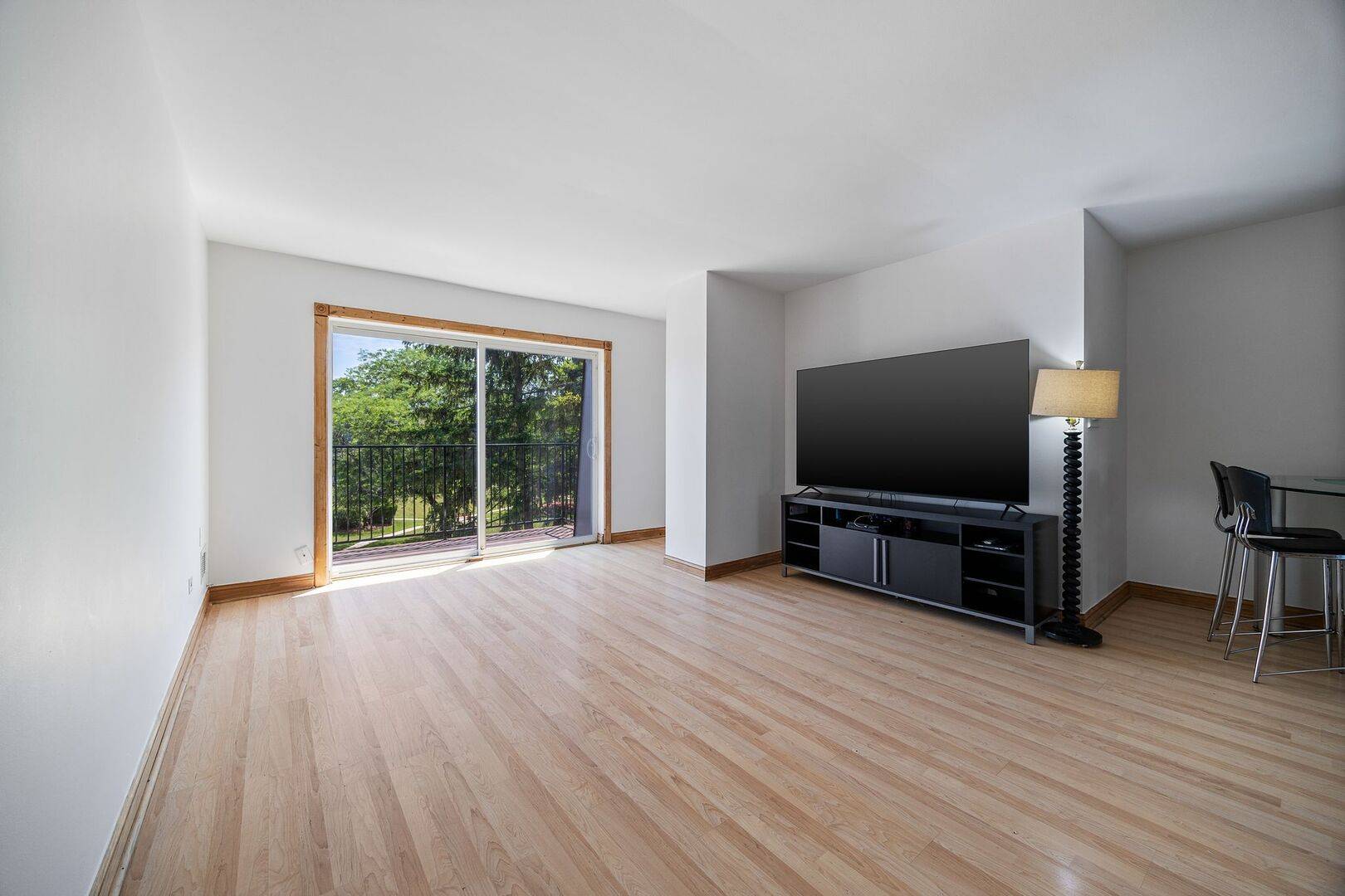 Des Plaines, IL 60016,9452 Bay Colony Drive #3E