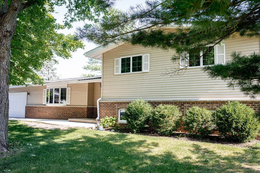Gridley, IL 61744,202 E 8th Street