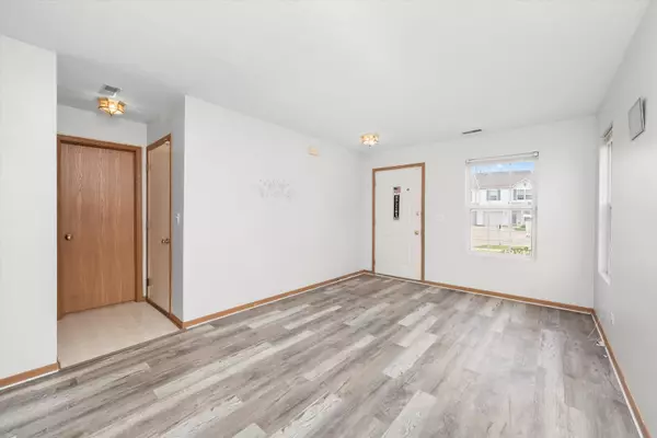 Romeoville, IL 60446,923 E SAVANNAH Drive