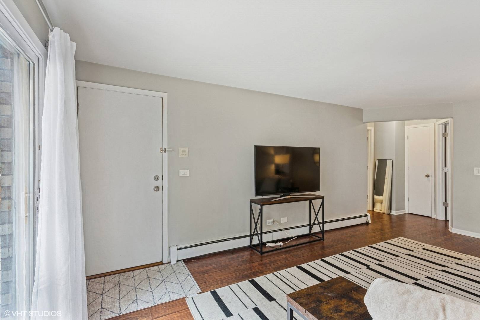 Chicago, IL 60631,6839 N Northwest Highway #2B