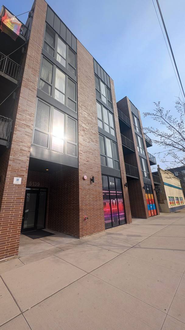 5139 N BROADWAY Street #212, Chicago, IL 60640