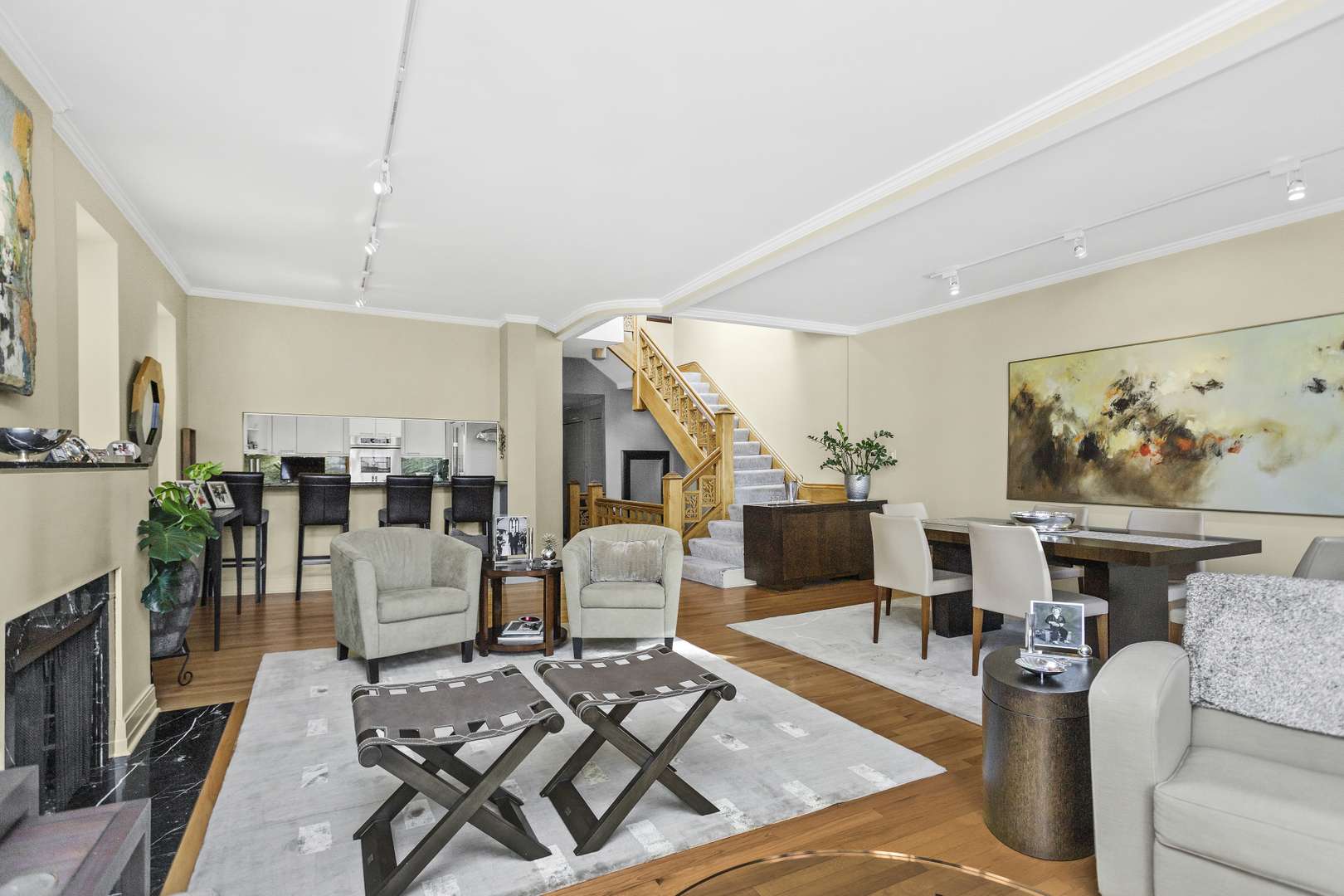 Chicago, IL 60610,77 E Division Street #3