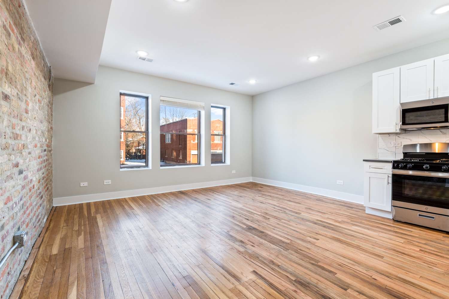 Chicago, IL 60615,5401 S University Avenue #1
