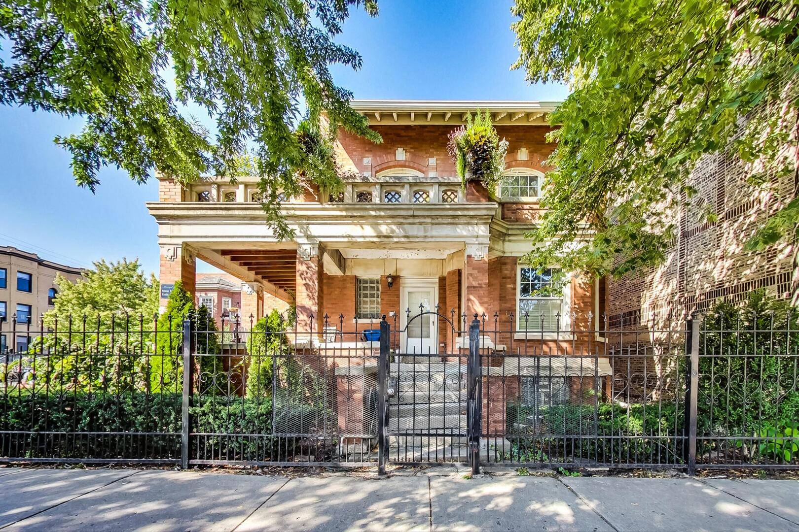 2950 W Palmer Street #C1, Chicago, IL 60647