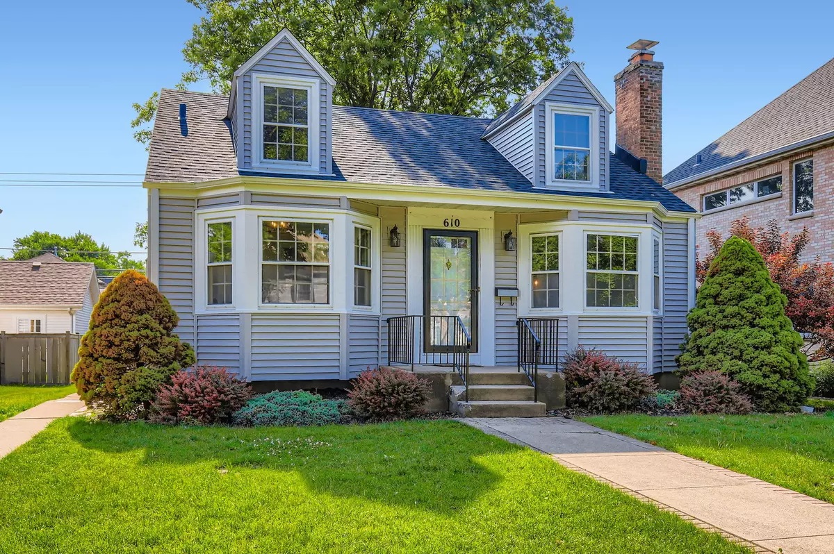 Park Ridge, IL 60068,610 S KNIGHT Avenue