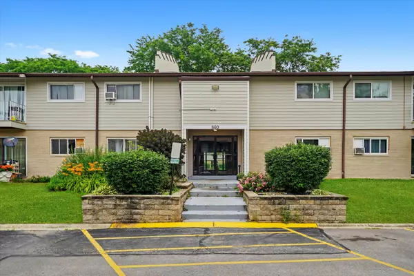 Prospect Heights, IL 60070,860 E OLD WILLOW Road #228