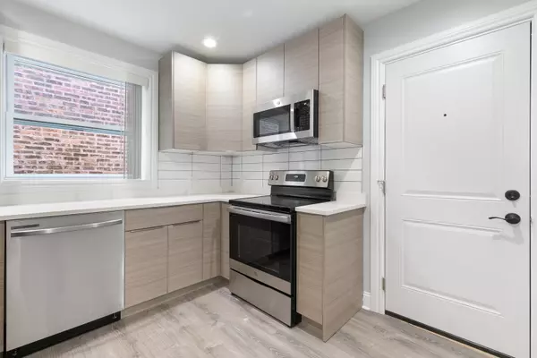 Chicago, IL 60626,7630 N Eastlake Terrace #1E