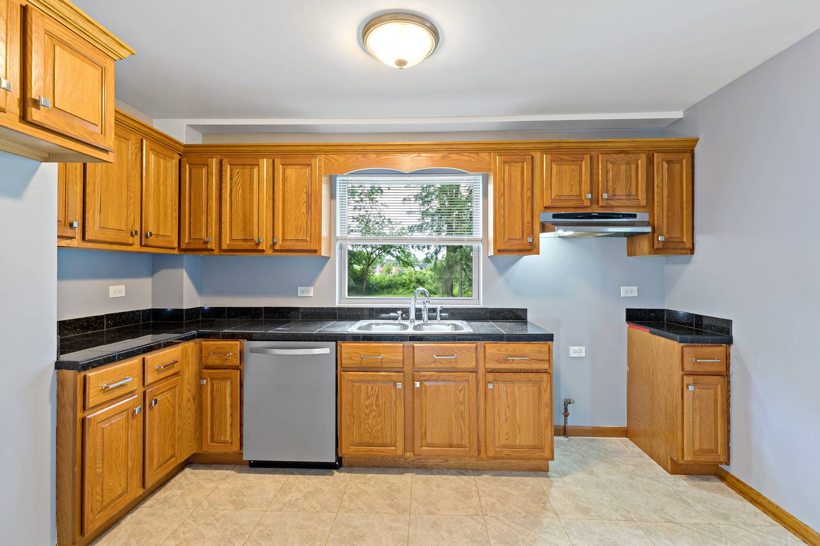 Markham, IL 60428,3304 W 160th Street