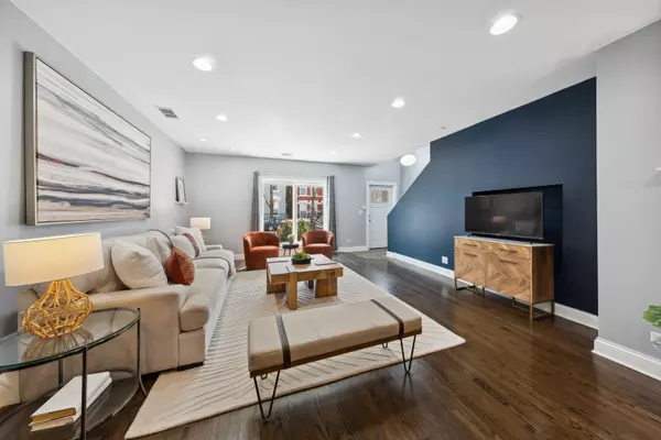 Chicago, IL 60622,1636 W Huron Street