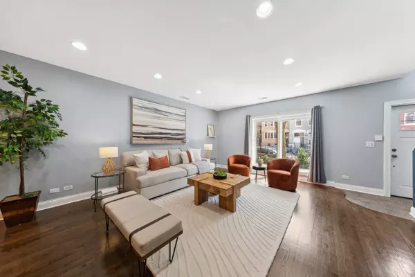 Chicago, IL 60622,1636 W Huron Street