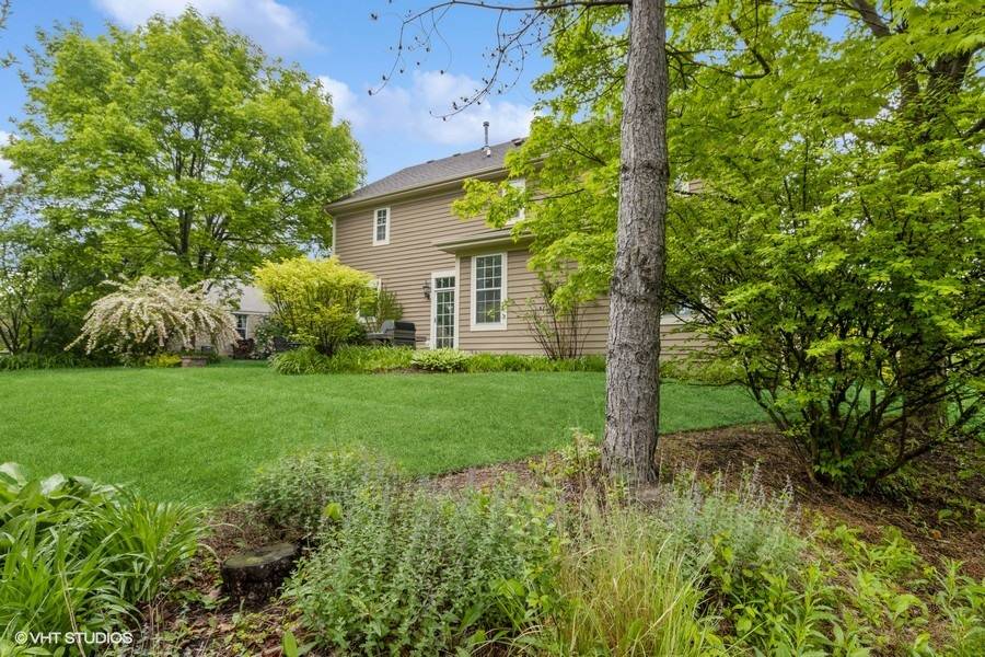 Hawthorn Woods, IL 60047,5 N Chestnut Court