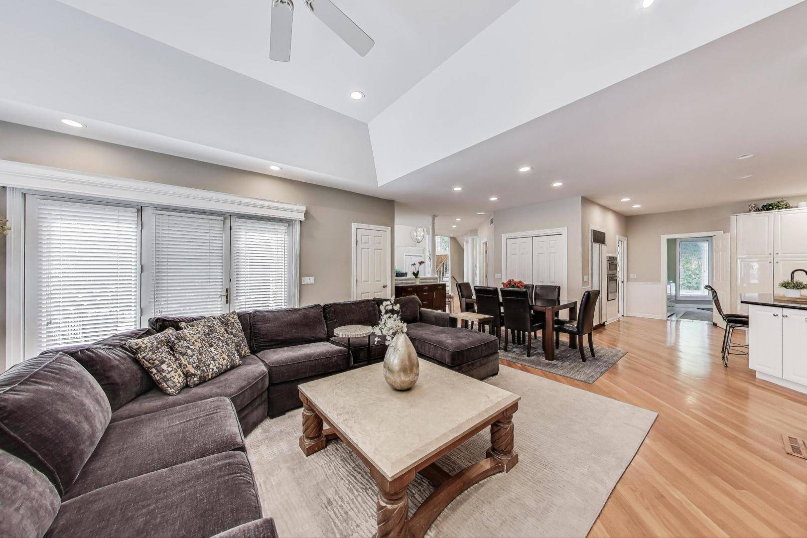 Dundee, IL 60118,17n431 Oak Knoll Lane