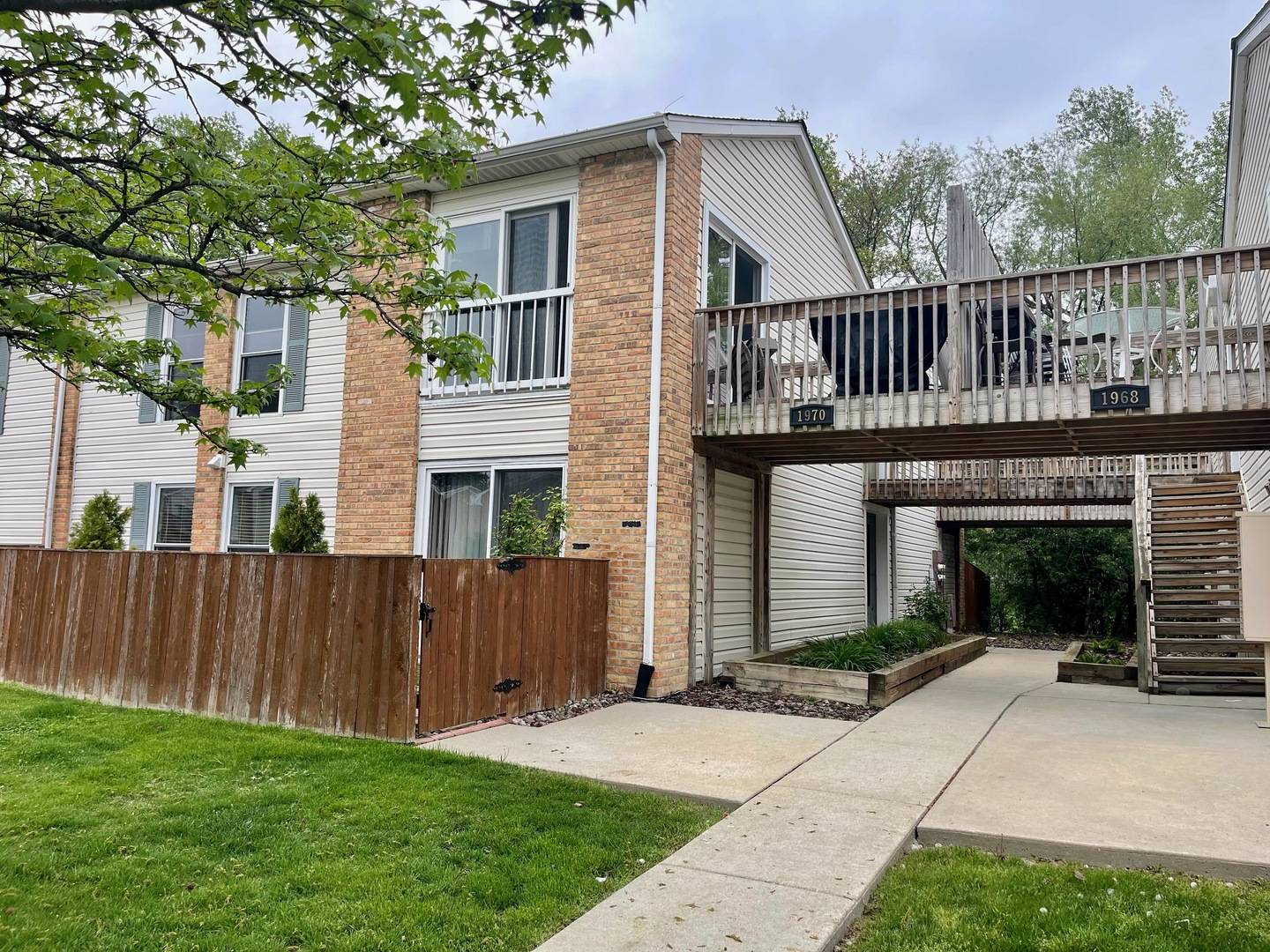 1970 Kenilworth Circle #H, Hoffman Estates, IL 60169