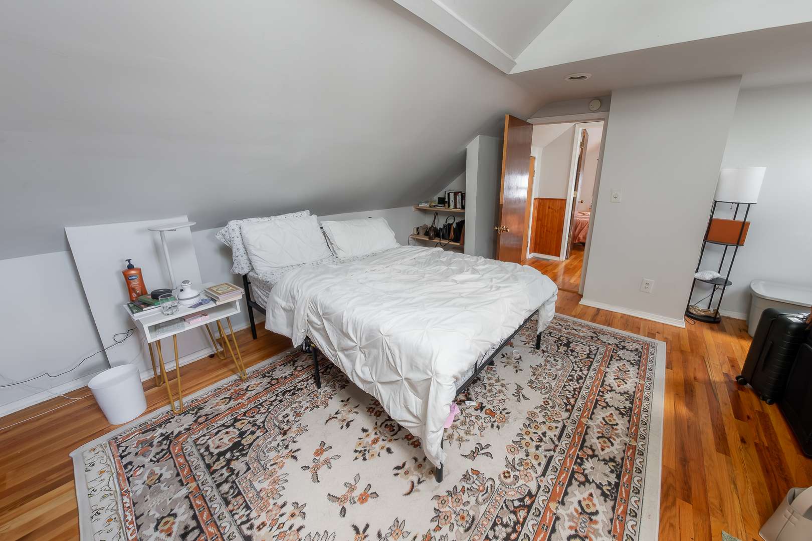 Chicago, IL 60622,1304 N Campbell Avenue #2R