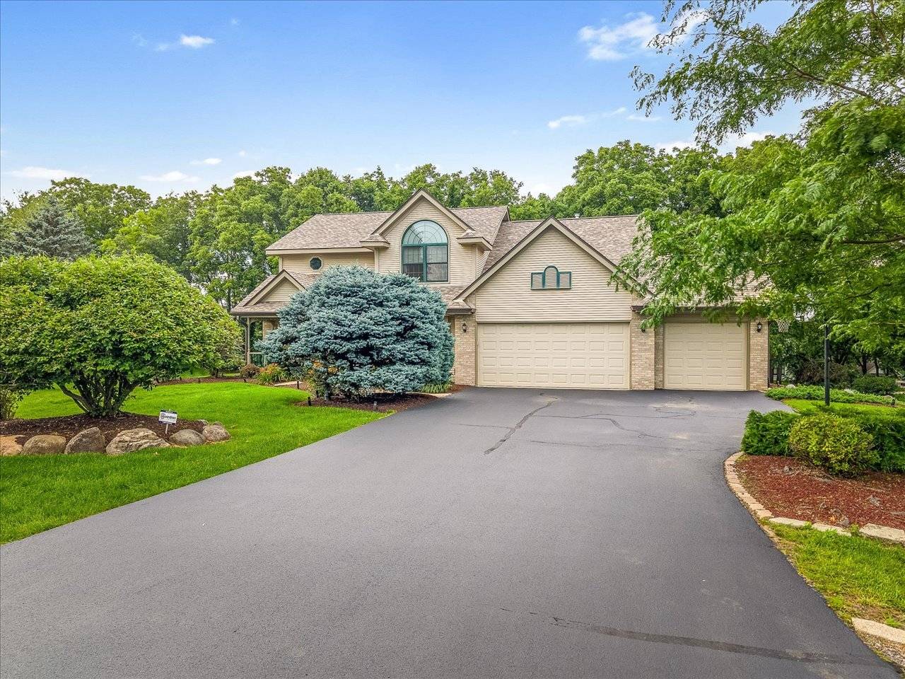 10144 Joy Court, Roscoe, IL 61073