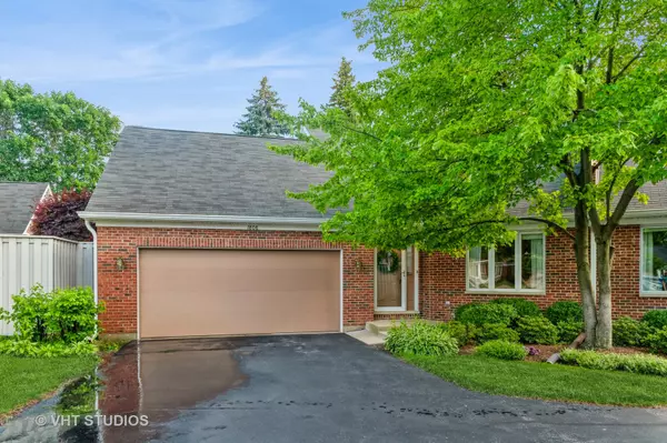 1808 N Normandy Court, Arlington Heights, IL 60004