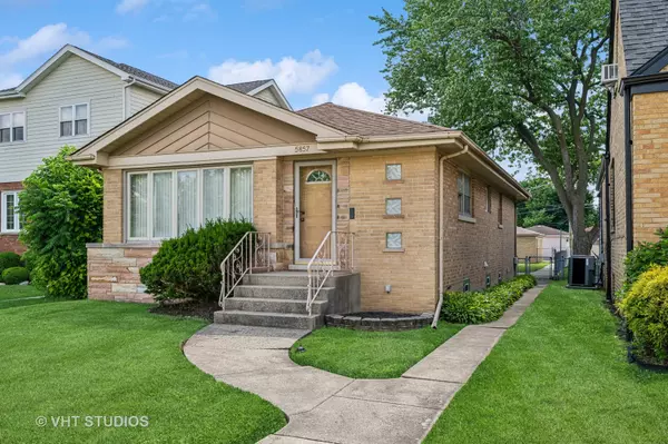 Chicago, IL 60646,5857 N Central Avenue