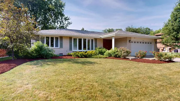 Downers Grove, IL 60516,1445 71st Street