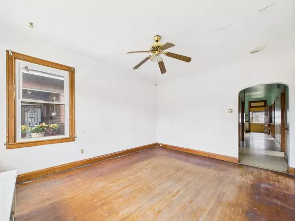Chicago, IL 60632,3109 W 53rd Place