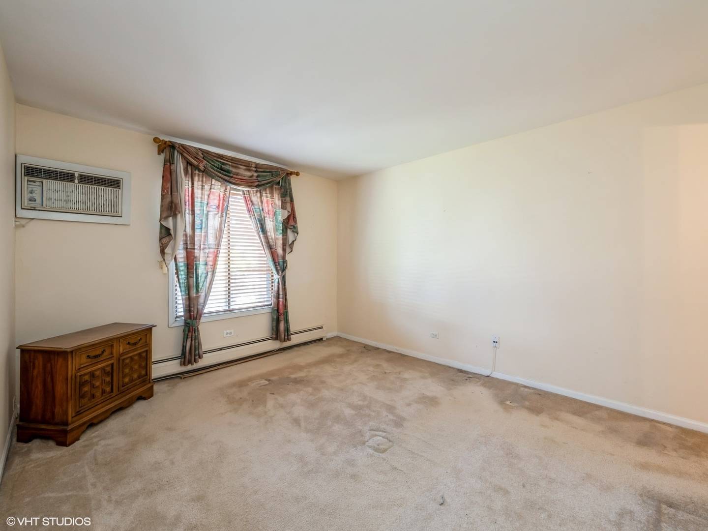 Vernon Hills, IL 60061,249 W Court of Shorewood #1B