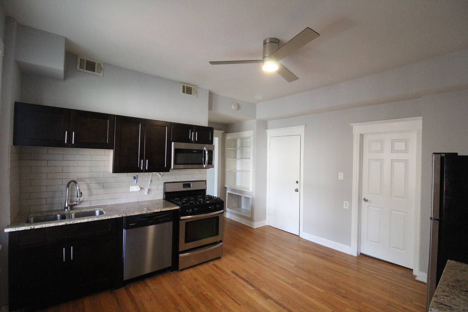 Chicago, IL 60622,1435 N Ashland Avenue #3R