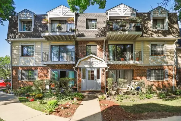 3256 Sanders Road #4E, Northbrook, IL 60062