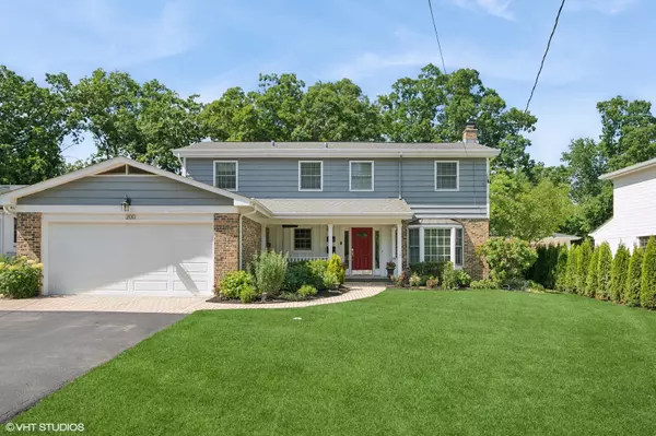 200 W Center Avenue, Lake Bluff, IL 60044