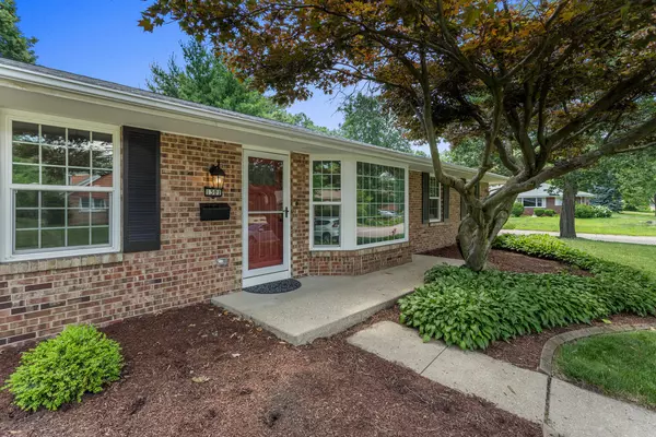 Urbana, IL 61801,1301 Eliot Drive