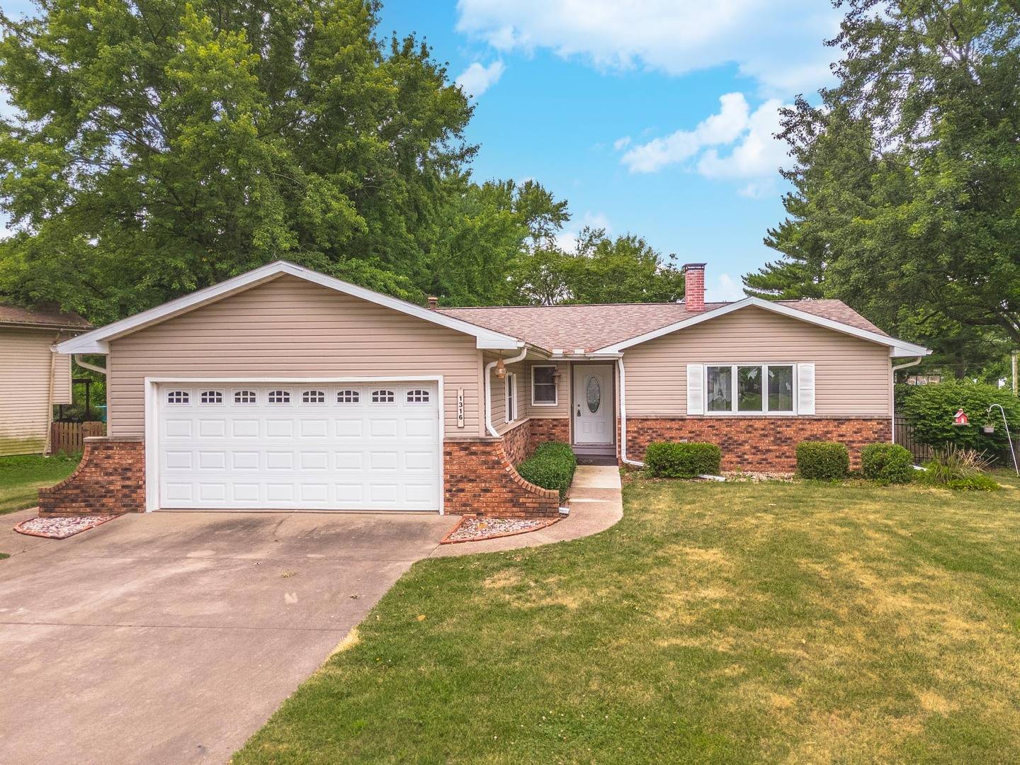 1316 Kirkwood Drive, Pontiac, IL 61764
