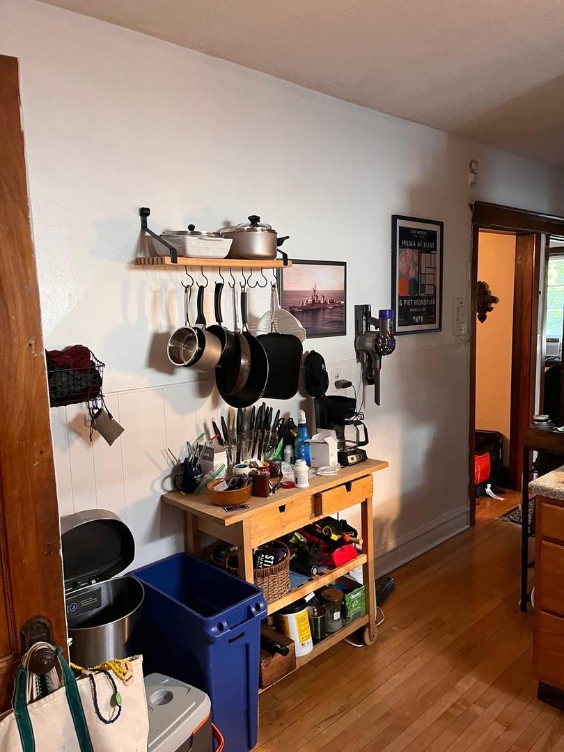 Chicago, IL 60640,1959 W Farragut Avenue #2F