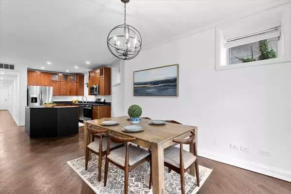 Chicago, IL 60657,506 W Oakdale Avenue #1