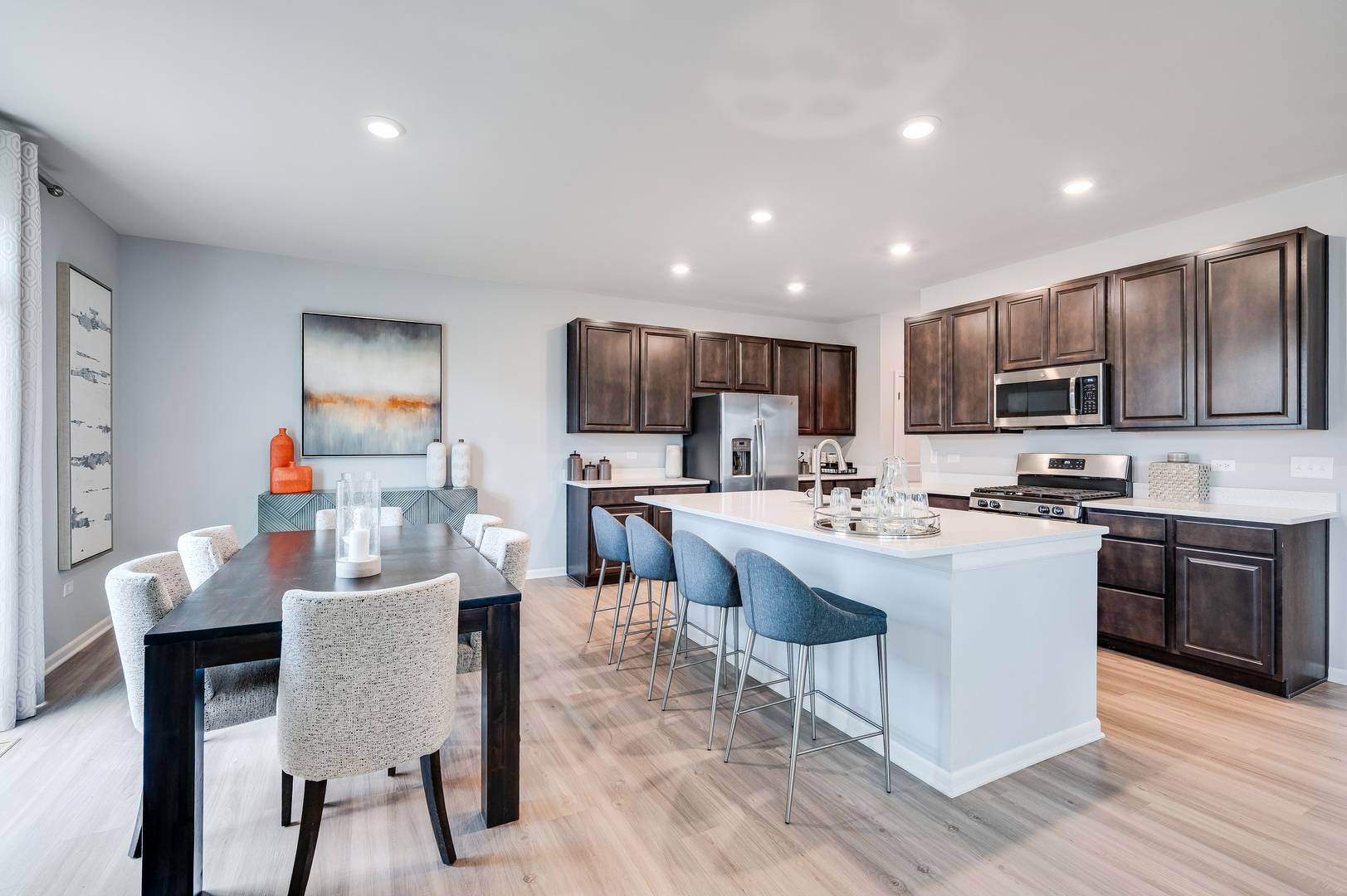 Elgin, IL 60124,2898 Killarny Drive