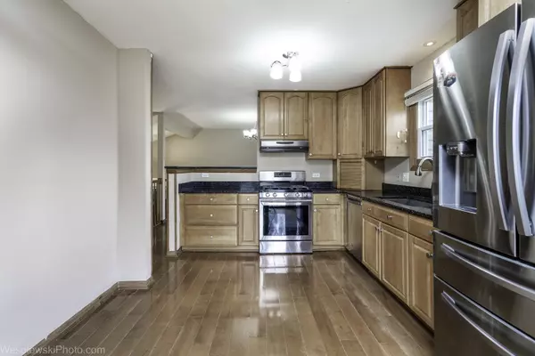 Rolling Meadows, IL 60008,101 Croftwood Court