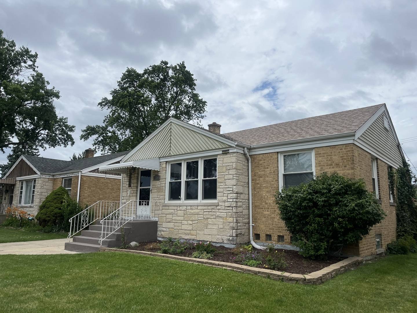North Riverside, IL 60546,2256 S 15th Avenue