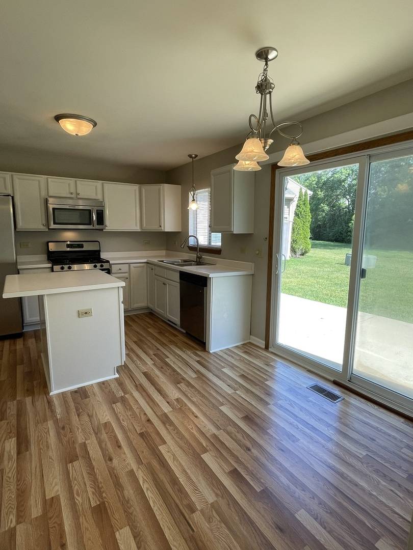 Lake In The Hills, IL 60156,4440 LARKSPUR Lane
